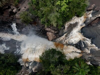 À la découverte de la chute Loufoulakari